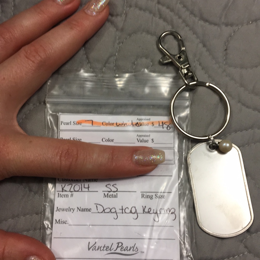 Vantel Dog Tag Keychain